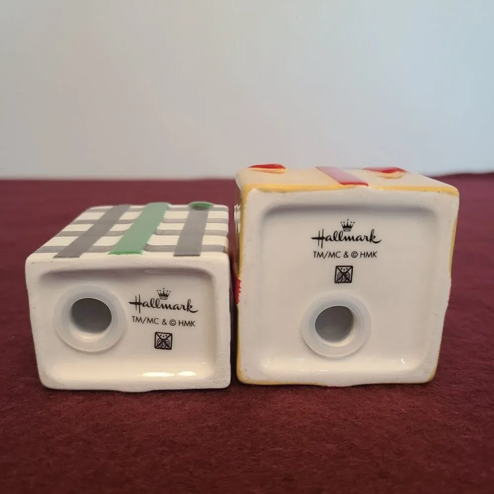 Hallmark VIP Ceramic Christmas Gift Boxes Salt and Pepper Shakers NWT NIB